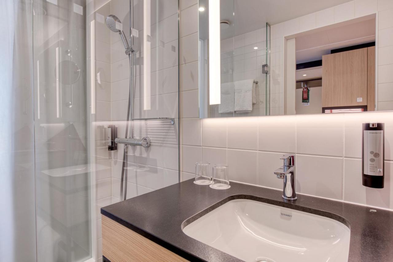 Intercityhotel Berlin Airport Ber Terminal 1 & 2 Schönefeld Exteriér fotografie Bathroom