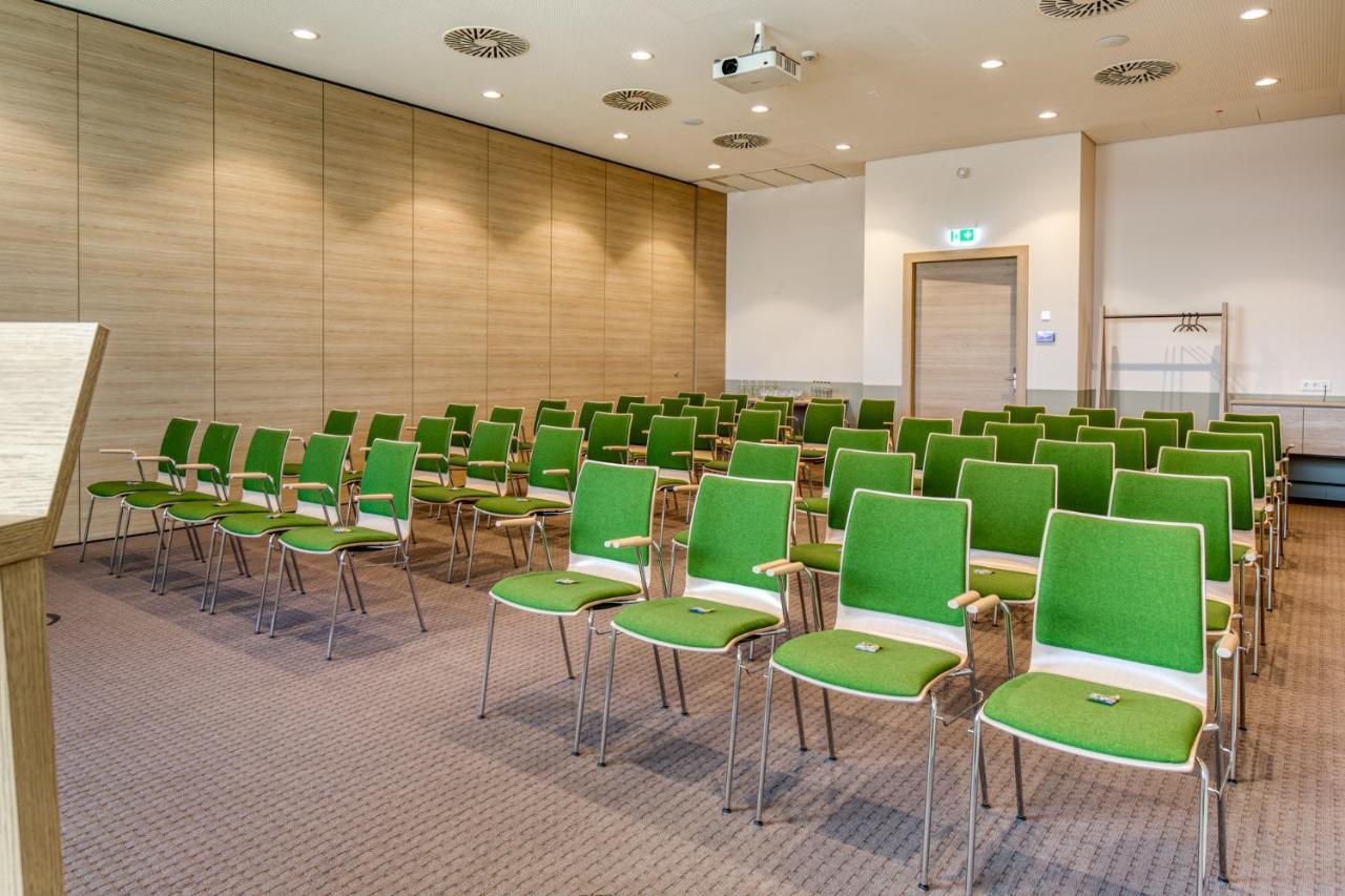 Intercityhotel Berlin Airport Ber Terminal 1 & 2 Schönefeld Exteriér fotografie The conference hall