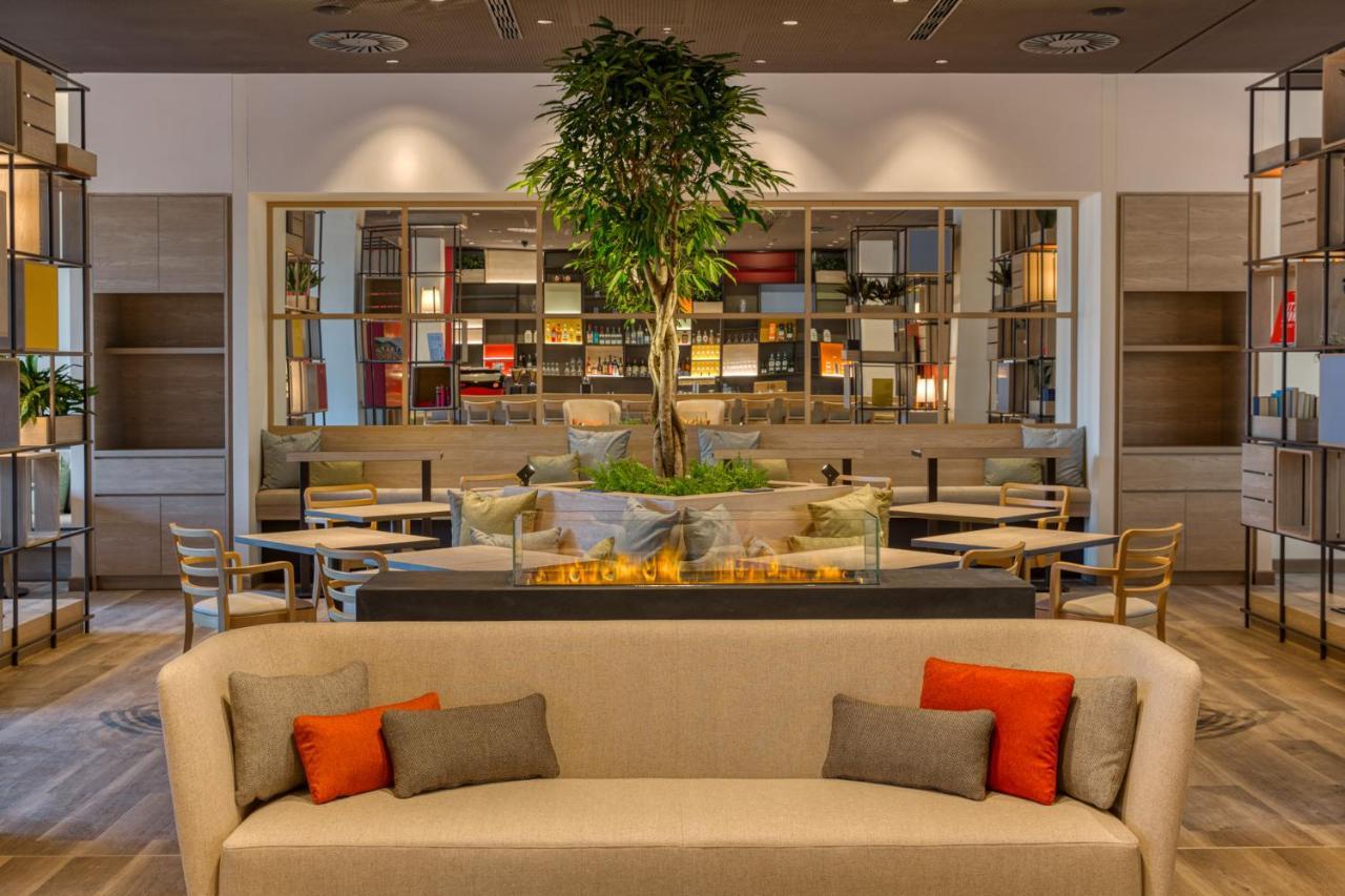 Intercityhotel Berlin Airport Ber Terminal 1 & 2 Schönefeld Exteriér fotografie Interior of the hotel
