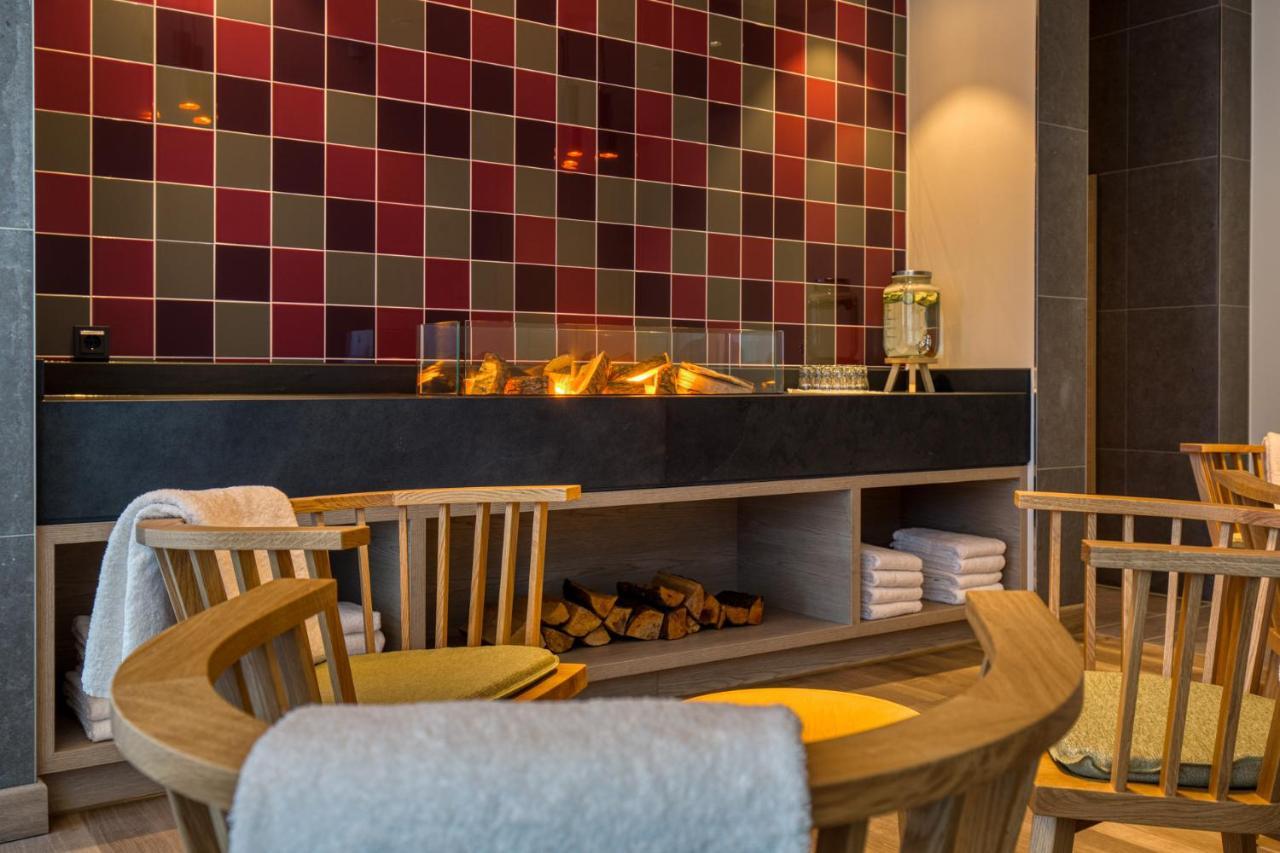 Intercityhotel Berlin Airport Ber Terminal 1 & 2 Schönefeld Exteriér fotografie "The fireplace is a highlight of the spa."