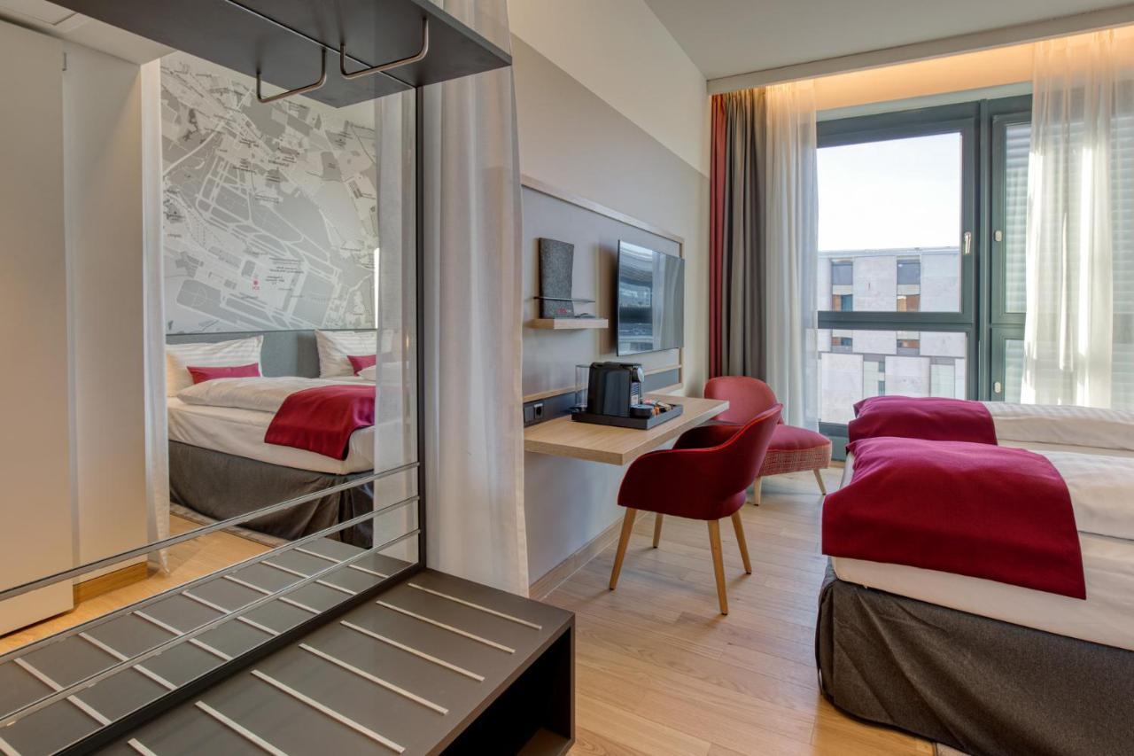 Intercityhotel Berlin Airport Ber Terminal 1 & 2 Schönefeld Exteriér fotografie Room at the hotel